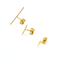 Coffret de 3 boucles d’oreilles plaqué or en forme de tiges