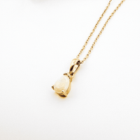 Collier Chaîne Forçat Diamanté en Or Jaune 18 Carats avec Pendentif Goutte en Opale – Longueur Personnalisable