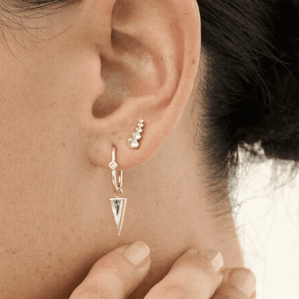 Puce d'oreille ligne Diamant Or 9 carats